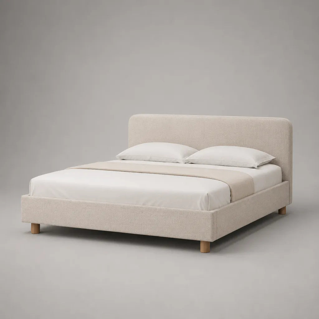 Polsterbett 160 × 200 cm aus Polyester-Bouclé mit gepolstertem Kopfteil und Massivholzbeinen, Beige/Naturfarben